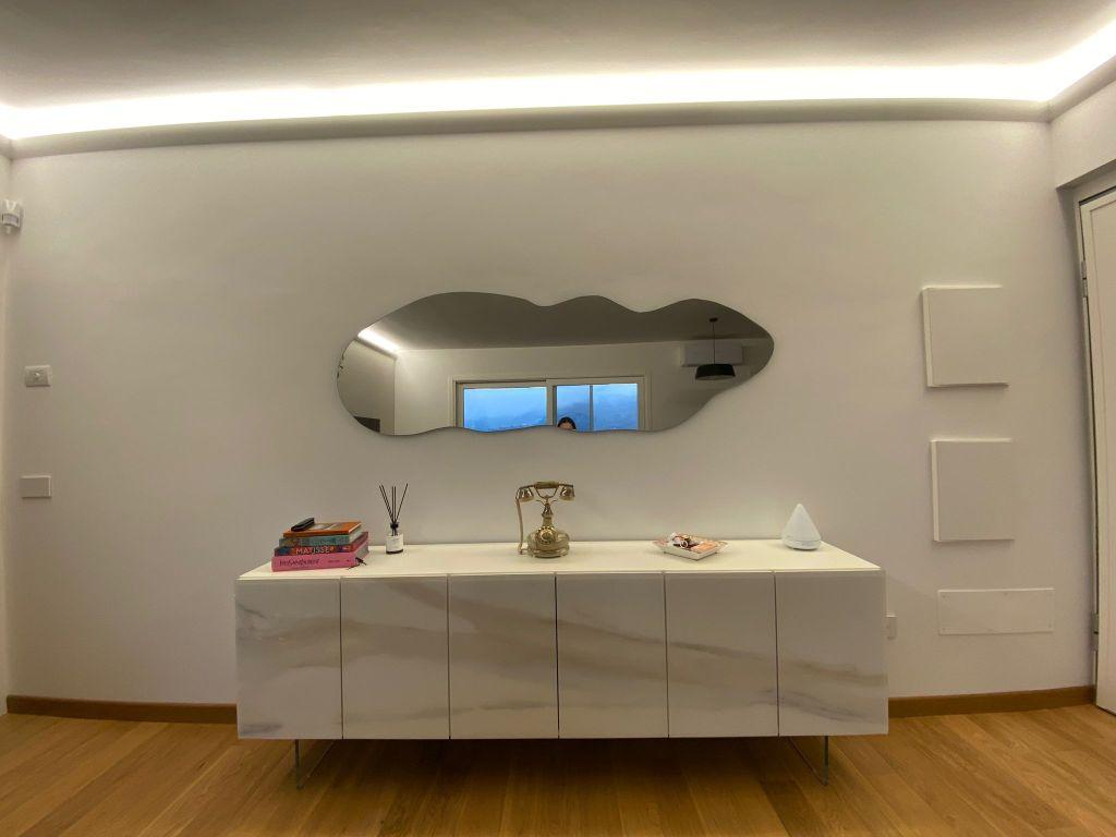 Specchio su misura sagomato realizzato da vetrai a Firenze